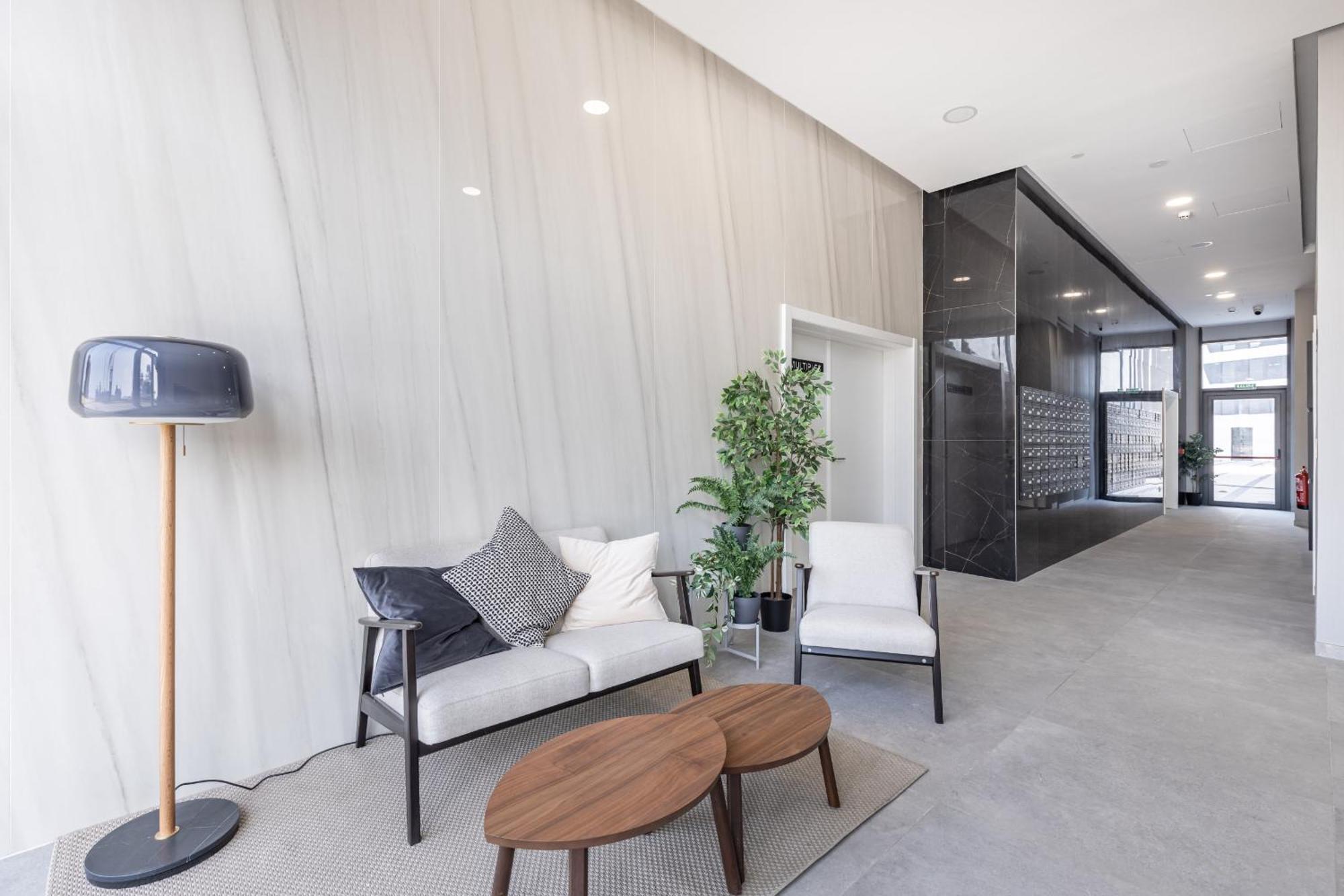Skyline 10 Pool And Parking Free Apartamento *
