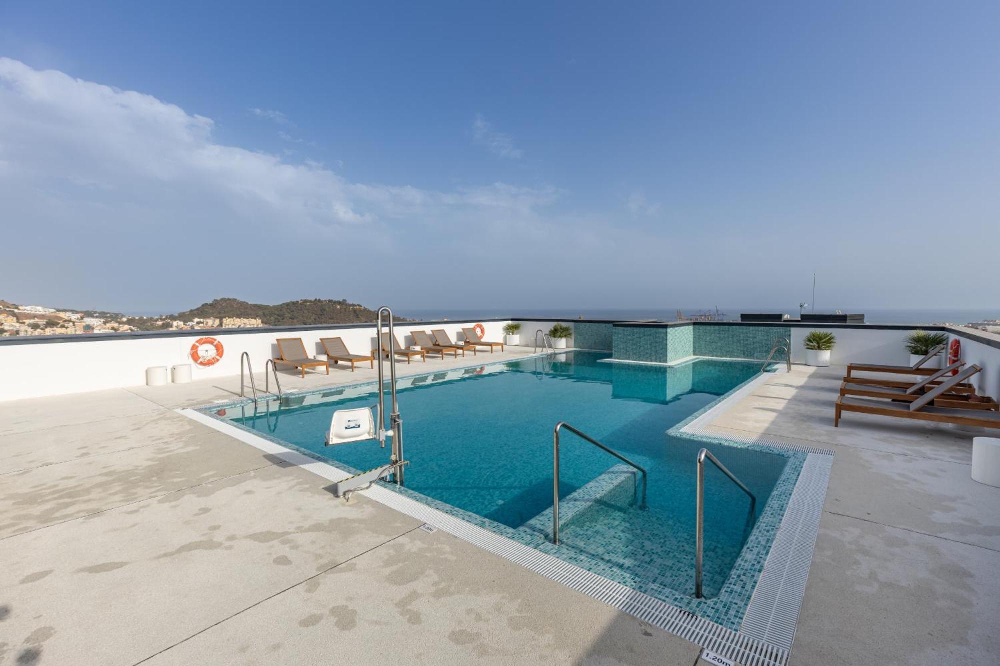 Skyline 10 Pool And Parking Free